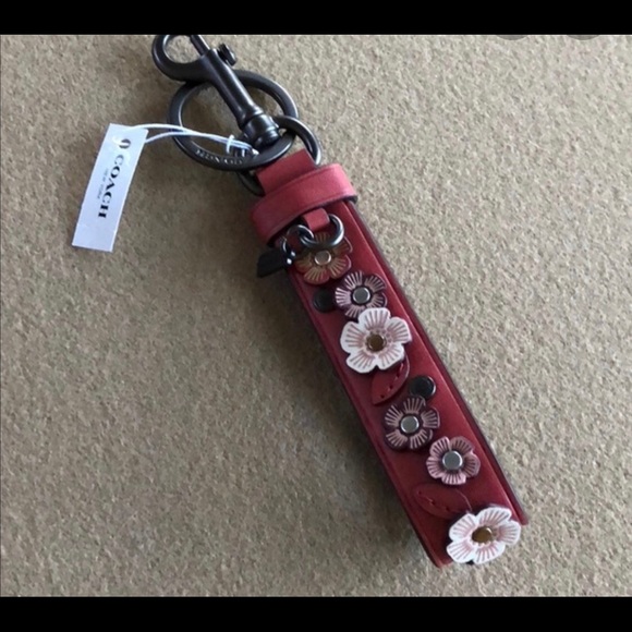 Coach- *SOLD* Tea Rose Applique Loop Charm 🌺 - Picture 3 of 4